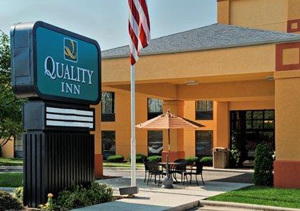 фото отеля Quality Inn Saint Robert