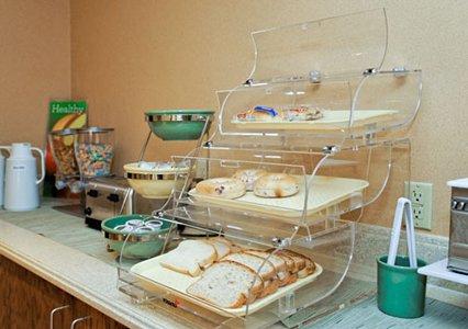 фото отеля Quality Inn Saint Robert