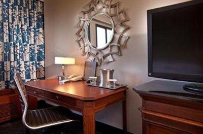 фото отеля Hilton Concord