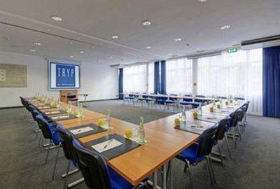 фото отеля Tryp Centro Oberhausen