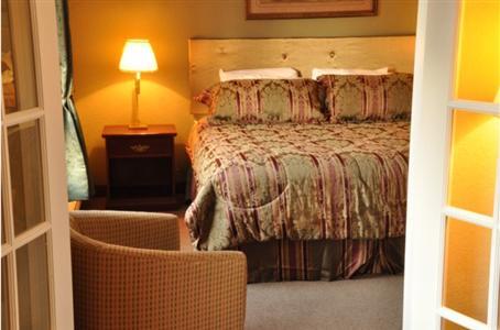 фото отеля Chateau Regina Hotel & Suites