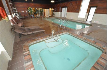 фото отеля Chateau Regina Hotel & Suites