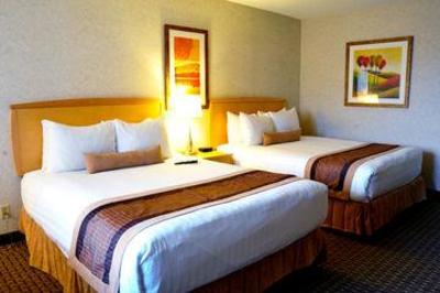 фото отеля BEST WESTERN Village Park Inn