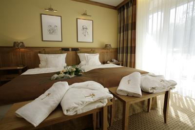 фото отеля Waldhotel Tannenhauschen