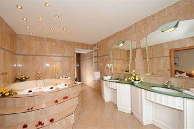 фото отеля Arkona Strandhotel Binz