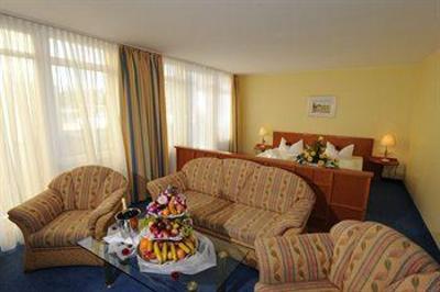фото отеля Arkona Strandhotel Binz