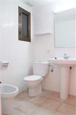 фото отеля Apartamentos Sa Gavina Torroella de Montgri