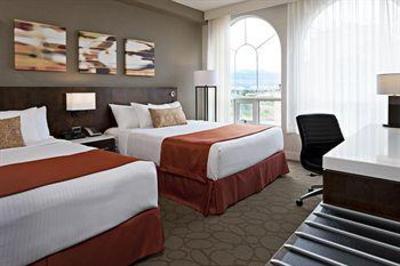 фото отеля Delta Grand Okanagan Lakefront Resort