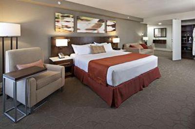 фото отеля Delta Grand Okanagan Lakefront Resort