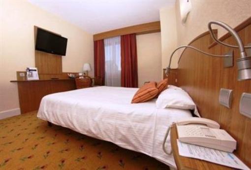 фото отеля Kyriad Tours Centre