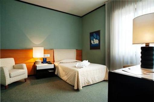 фото отеля Hotel President Lecce