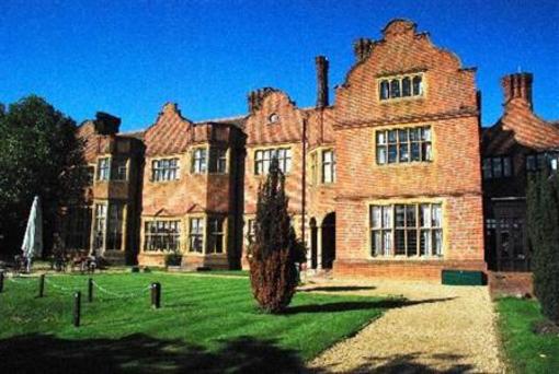 фото отеля Marriott Hanbury Manor Hotel & Country Club