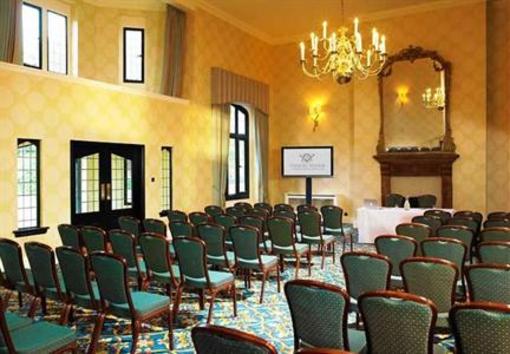 фото отеля Marriott Hanbury Manor Hotel & Country Club