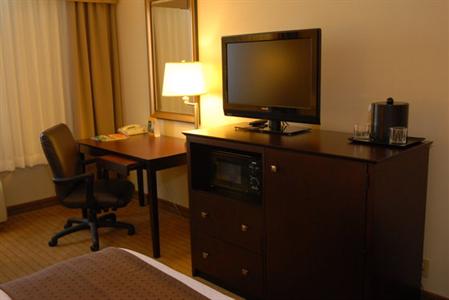 фото отеля Holiday Inn Belden North Canton