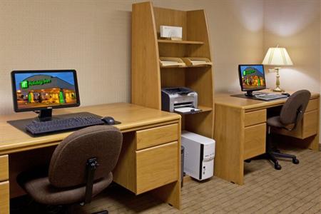 фото отеля Holiday Inn Belden North Canton