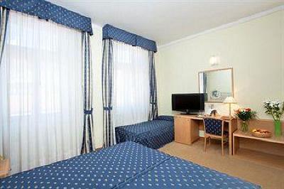 фото отеля Tivoli Hotel Prague
