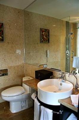 фото отеля Renhe Hotel