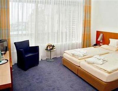 фото отеля Aqualux Wellness & Tagungshotel Bad Salzschlirf