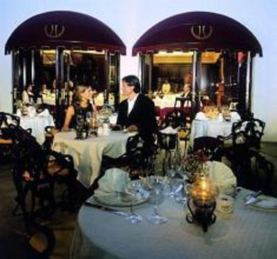 фото отеля Park Plaza Suites