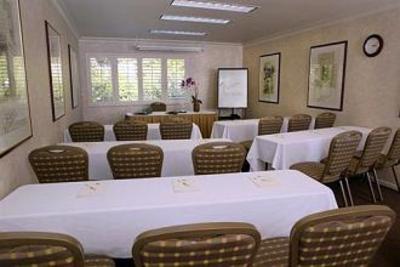 фото отеля BEST WESTERN PLUS Novato Oaks Inn