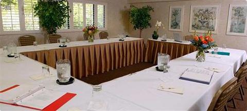 фото отеля BEST WESTERN PLUS Novato Oaks Inn