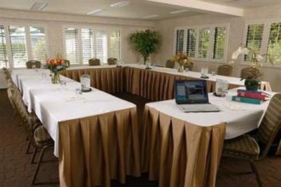 фото отеля BEST WESTERN PLUS Novato Oaks Inn