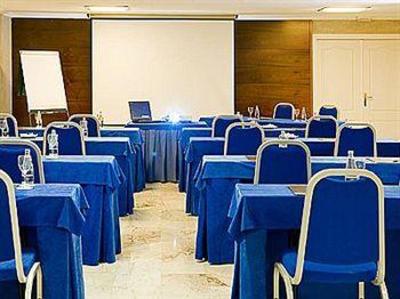 фото отеля Salles Hotel Ciutat del Prat de Llobregat