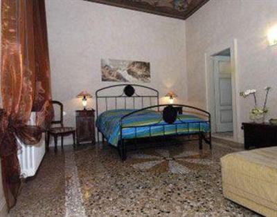 фото отеля Alba Citta Alta Bed & Breakfast Bergamo