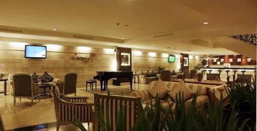 фото отеля Aston Tropicana Hotel & Plaza Bandung