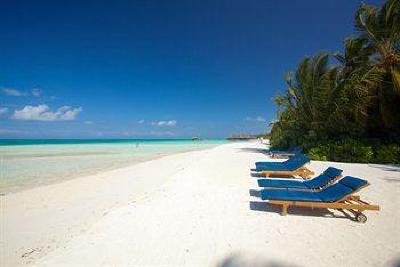 фото отеля Medhufushi Island Resort