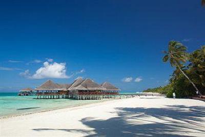 фото отеля Medhufushi Island Resort