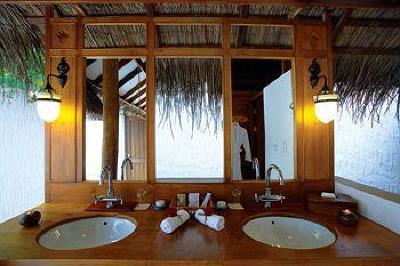 фото отеля Medhufushi Island Resort