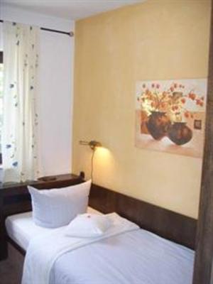 фото отеля Lindenhof Landgasthof Hotel