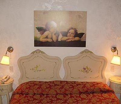 фото отеля MacMahon Hotel