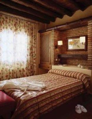 фото отеля Hotel Alcazaba de Busquistar