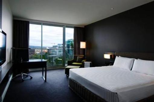 фото отеля Crowne Plaza Hotel Adelaide