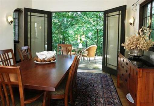 фото отеля Pratt Place Inn