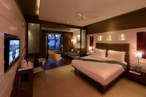 фото отеля Lords Resort Silvassa