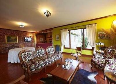 фото отеля Los Nobles Hostal de Bosque