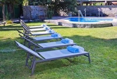 фото отеля Los Nobles Hostal de Bosque