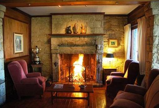 фото отеля Los Nobles Hostal de Bosque