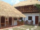 фото отеля White Beach Bungalow