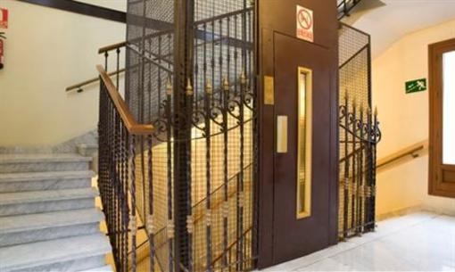 фото отеля Petit Palace Londres