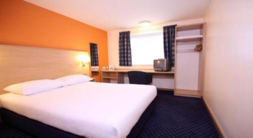 фото отеля Travelodge Bedford