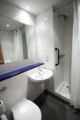 фото отеля Travelodge Bedford