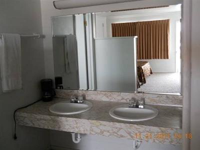 фото отеля West Winds Motel