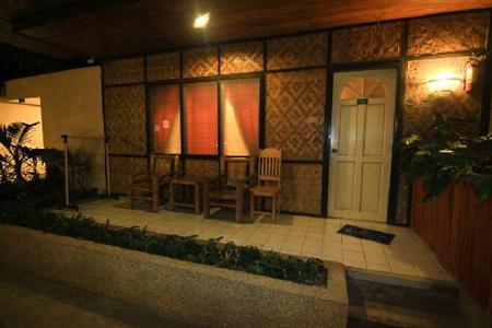 фото отеля Alona Kew White Beach Resort
