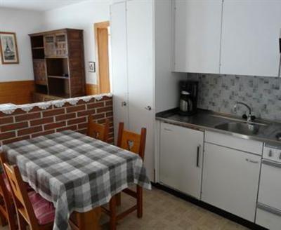 фото отеля Matterhorn Valley Hostel Alpenrosli