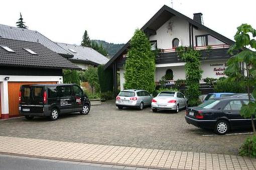 фото отеля Landhaus Zur Badischen Weinstrasse Ballrechten-Dottingen