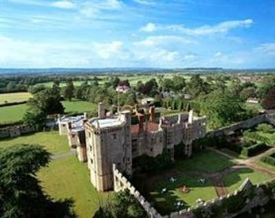 фото отеля Thornbury Castle and Tudor Gardens